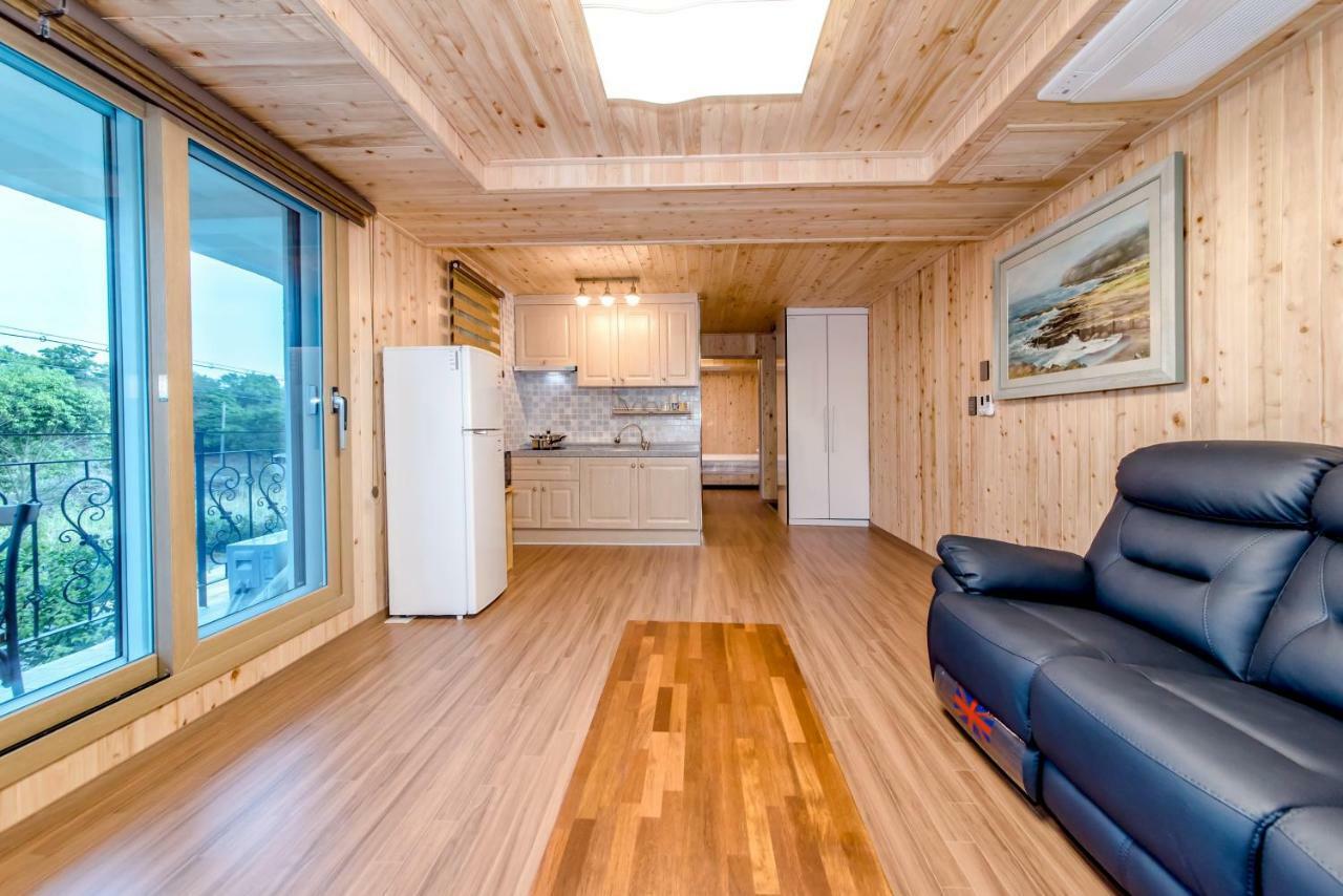 Dongbackdongsan Holiday home Jeju